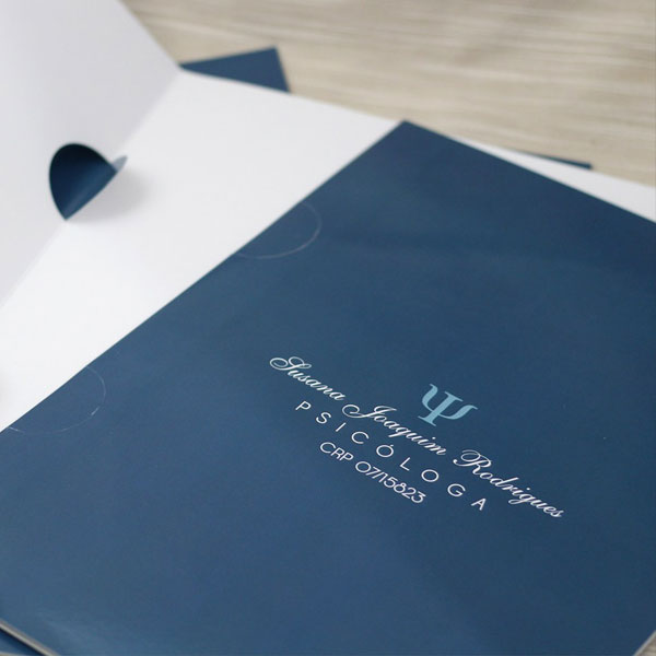 Impressao de 250 Pastas com Orelha Couchê 300g 