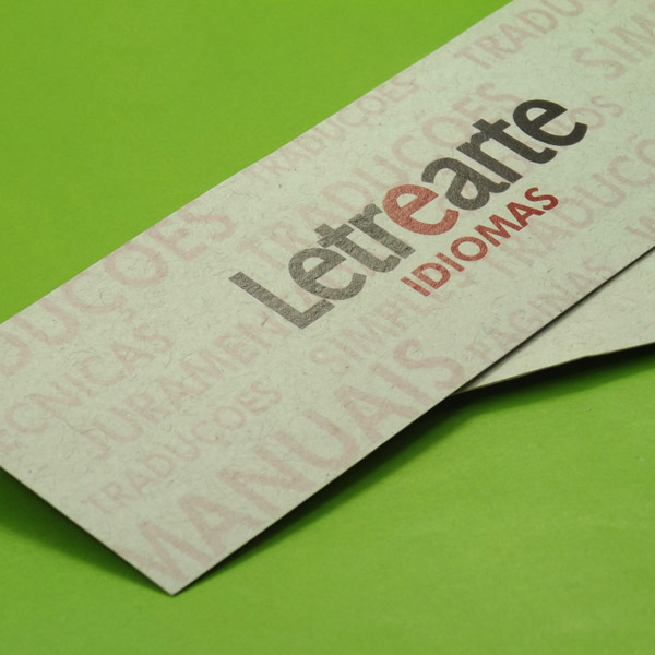 Cartão Duplo Couchê 250g Verniz UV Total de Frente